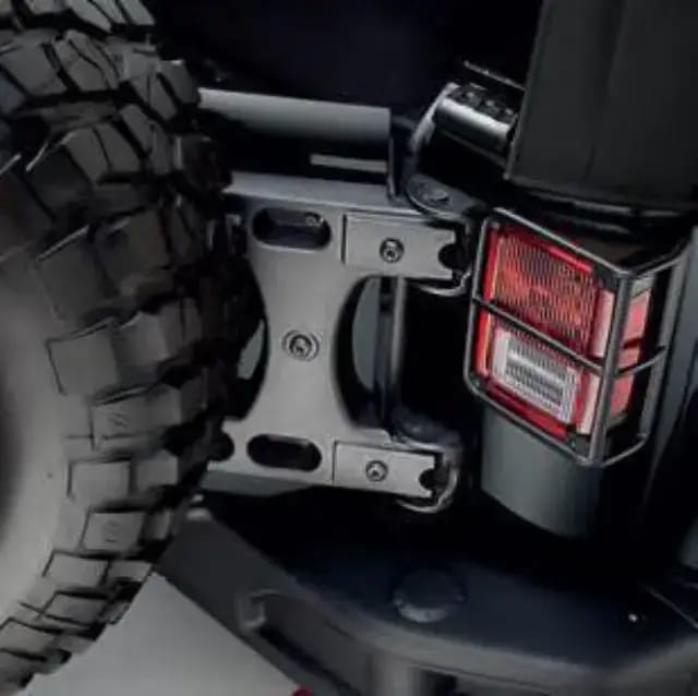 Tailgate Hinge Reinforcement System thumbnail 2