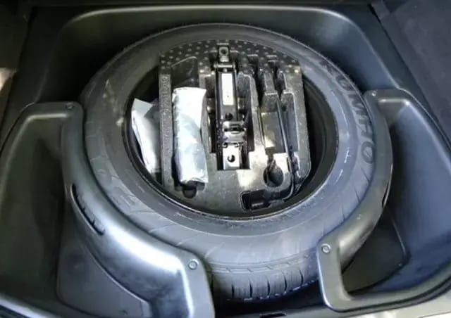 Spare Tire Kit thumbnail 2