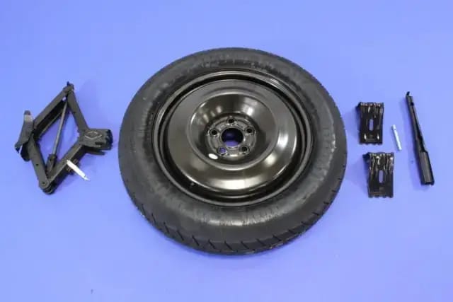 Spare Tire Kit thumbnail 3