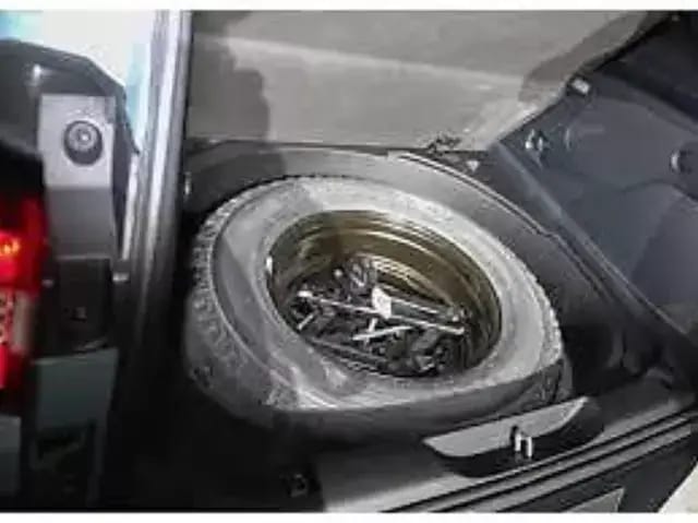 Spare Tire Kit thumbnail 4
