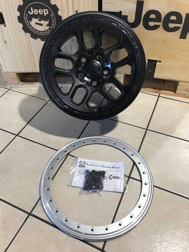17-Inch Bead-Lock-Capable Wheel