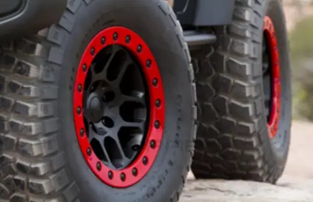 17-Inch Bead-Lock-Capable Wheel thumbnail 3