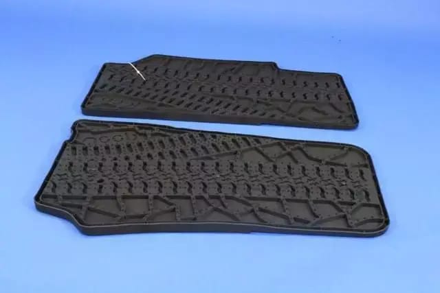 Floor - Front Mat Kit thumbnail 2