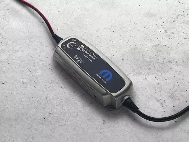 Battery Charger thumbnail 2