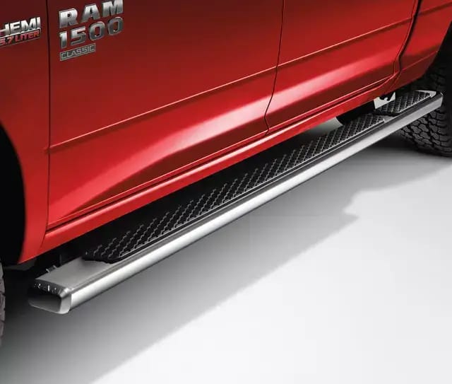 Tubular Side Steps Wheel To Wheel For Crew Cab With 5.7 Bed