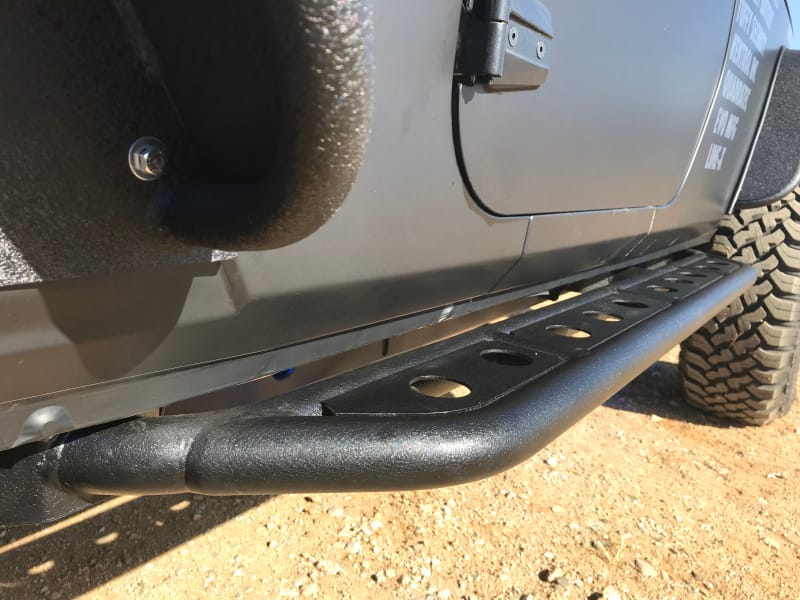Fishbone Offroad 07-18 Jeep Wrangler JK 4 Door Steel Side Steps - Black Textured Powdercoat thumbnail 3