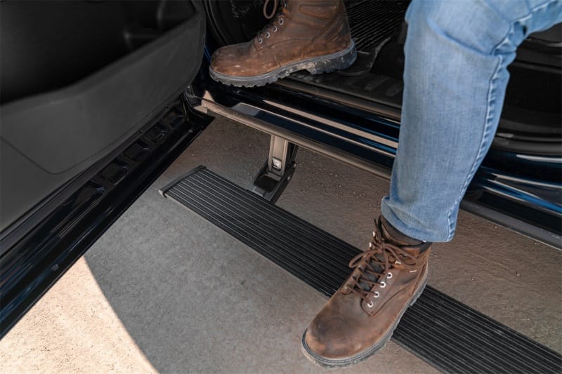AMP Research 2018-2019 Jeep Grand Cherokee PowerStep Plug N Play - Black thumbnail 5