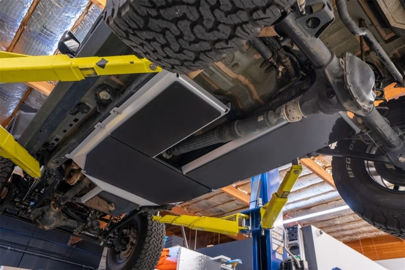 Rugged Ridge 18-23 Jeep Wrangler JLU 4dr Alum. Skid Plate for Gas Tank/Exhaust - Tex. Blk thumbnail 3