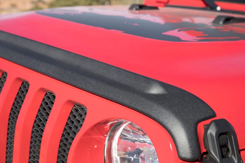 Bushwacker 18-19 Jeep Wrangler Rubicon/Sport//Unlimited/Sport S Hood Stone Guard- Black thumbnail 3
