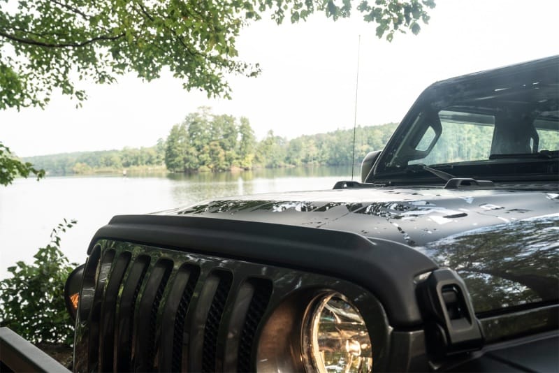Bushwacker 18-19 Jeep Wrangler Rubicon/Sport//Unlimited/Sport S Hood Stone Guard- Black thumbnail 2