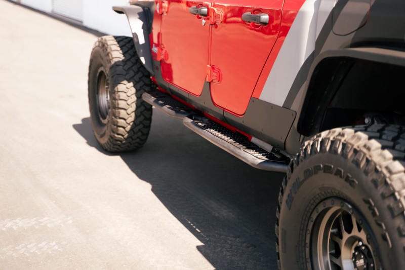 DV8 Offroad 20-23 Jeep Gladiator JT Body/Pinch Weld Mounted Step thumbnail 2
