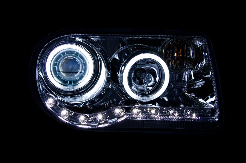ANZO 2005-2010 Chrysler 300C Projector Headlights w/ Halo Chrome (CCFL) G2 thumbnail 9