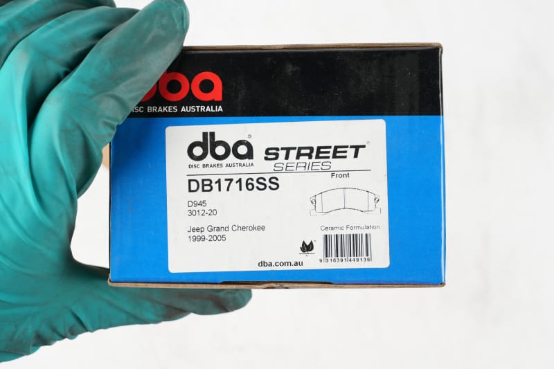 DBA 99-04 Jeep Grand Cherokee Street Series Front Brake Pads thumbnail 3